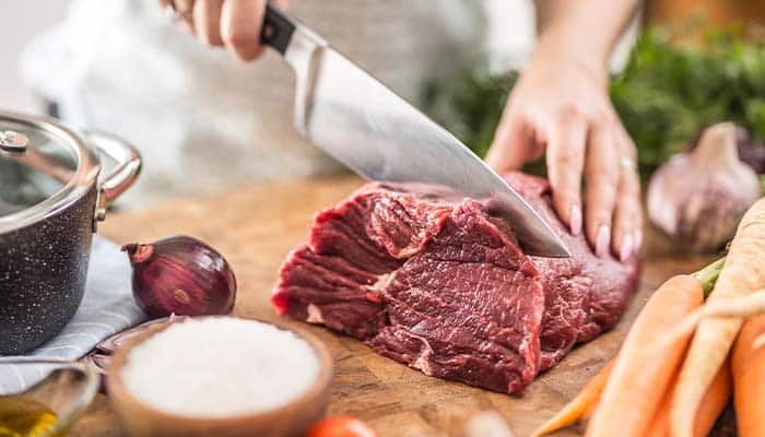 cozinhando carne