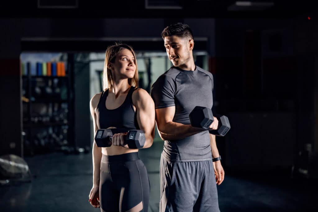 pessoas treinando musculação para emagrecer com saúde musculação emagrece