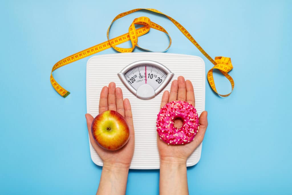balança trena maça e rosquinha dieta para emagrecer