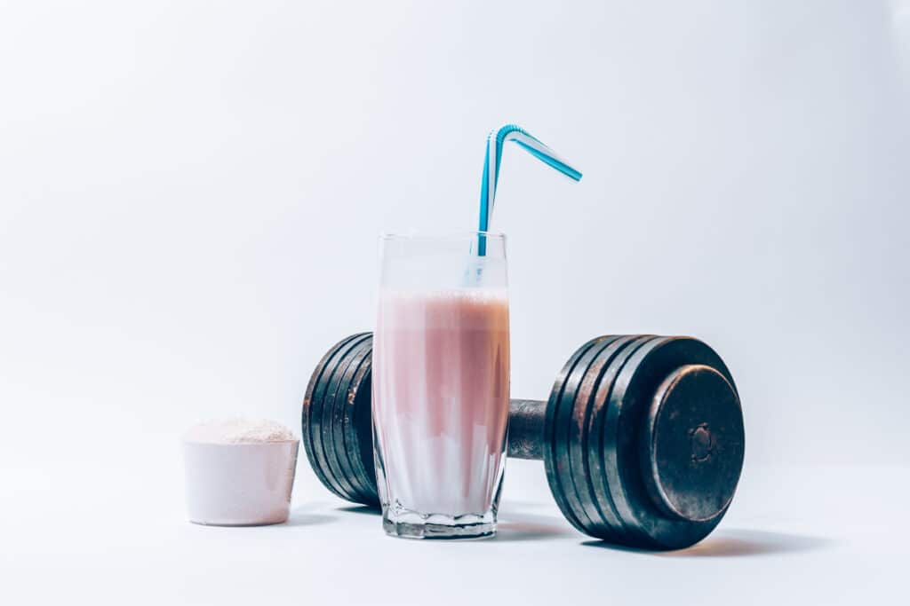 proteina e halter lanche pré treino