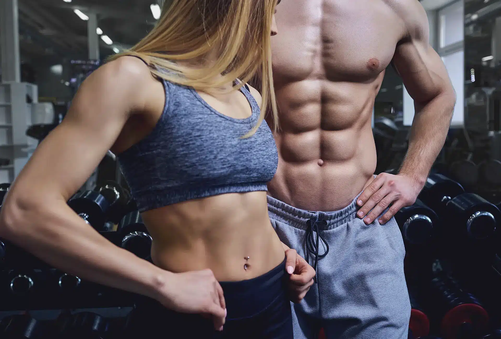 Influência dos Hormônios na Hipertrofia Muscular casal forte