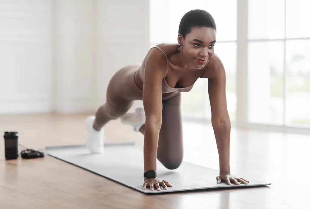 abdominal em casa mountain climbers mulher