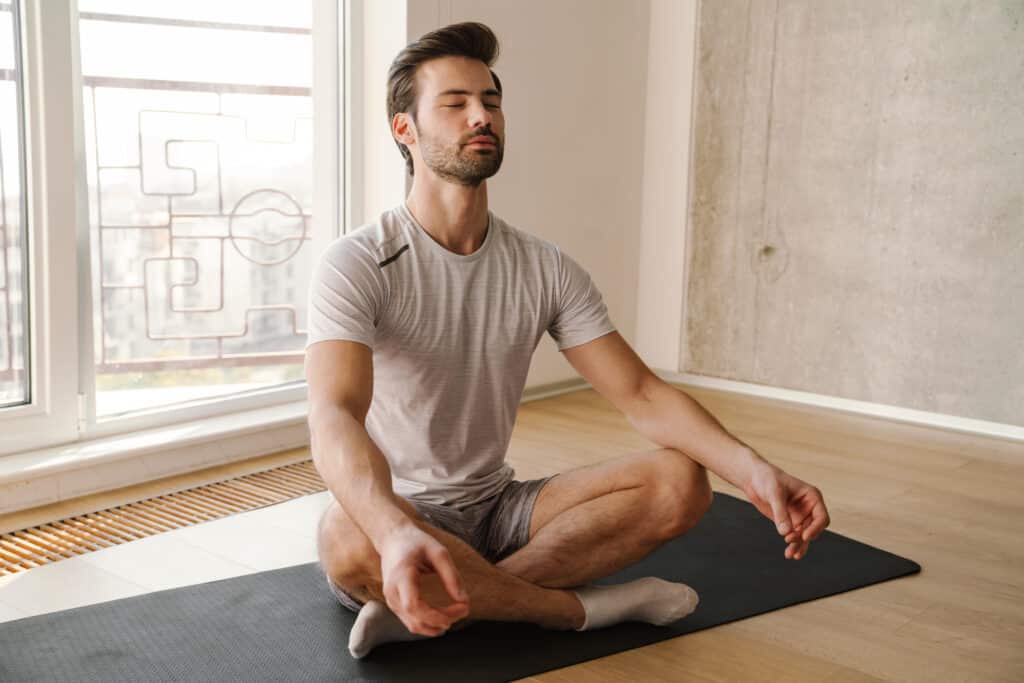 homem na meditacao