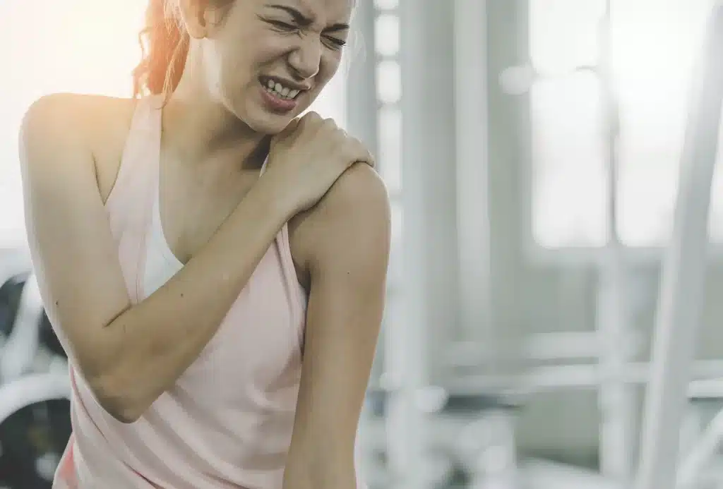 lesão no ombro nunca faça esses exercícios